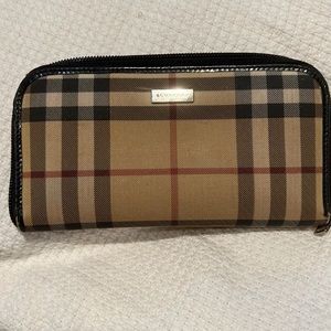 Burberry vintage check E-canvas zip around wallet